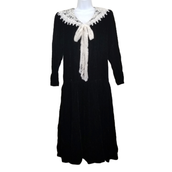 Scott McClintock Dresses & Skirts - Scott McClintock 4 Dress Black Velvet Lace Collar